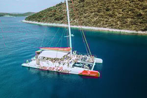 スプリト：フヴァル島、パクレニ、ブラチ、ショルタのオールインクルーシブ ツアー