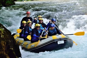 Aventura de rafting/kayak en el río Kupa
