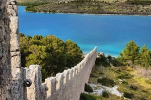 Šibenik: paseo privado en barco con comida y bebida