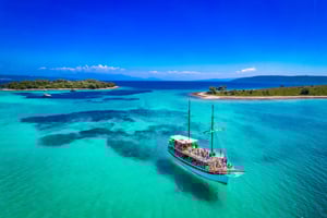 Split: rejs po 3 wyspach i Błękitnej Lagunie z lunchem i napojami