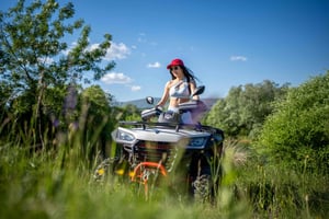 Split: Dalmatyńska wycieczka quadem z kąpielą w rzece i piknikiem