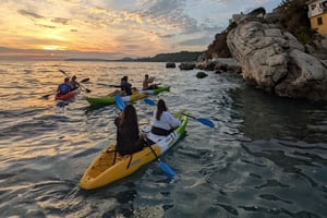 Jakautukaa: Split: Auringonlaskun opastettu melontaretki