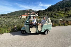 Stari Grad: Privat tuk-tuk-tur med vinprovning
