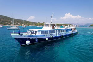 Naufragio - Laguna Azul con todo incluido + tour a pie por Trogir