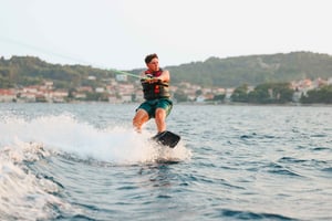 Vibes en avontuur: wakeboarden in Korčula, Lumbarda!