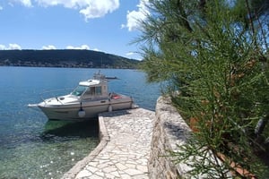 Zadar: Passeio de barco particular pelas Três Ilhas