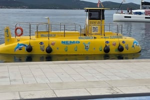 Zadar: tour de exploración submarina en un semisubmarino amarillo