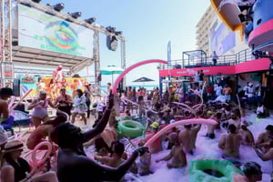 Cancún: Coco Bongo Beach Party Celebrity Package