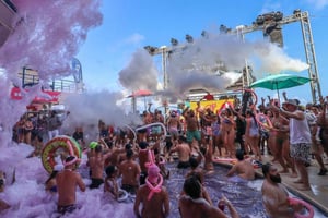 Cancún: Coco Bongo Beach Party Experience