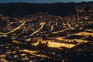 Cusco: Panoramic Evening Party Bus Tour with Nightclub Visit
