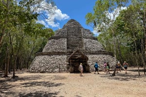 Desde Cancún: Tour a Tulum y Cobá con visita a cenote y Almuerzo buffet