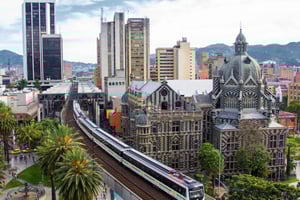 Medellín: Chiva Tour with Metrocable and Tram Rides