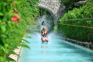 Excursión privada en buggy, tirolina y piscina natural en Punta Cana