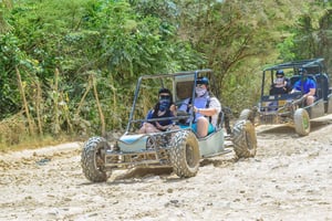 Punta Cana: excursión en buggy. Disfruta de la playa de Macao y del cenote.