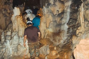 San Ignacio: Crystal Cave & Blue Hole National Park + Lunch