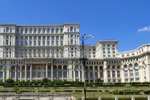 Tour guiado en español en el Palacio del Parlamento de Bucarest