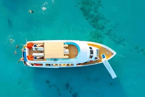 Dagtour naar de Blue Lagoon met waterglijbaan vanuit Paphos