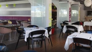 Molti Cafe Restaurant & Bar