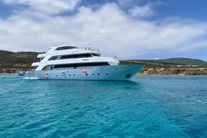 Paphos: Blue Lagoon Cruise-BBQ Lunch, open bar, glijbaan