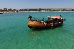 Paphos: Privat båtutleie med valgfri grill og åpen bar