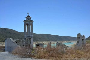 Platres & Omodos: Tour with Wine, Chocolate, Walks & Clicks