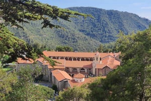 Troodos-landsbyene og Kykkos-klosteret fra Paphos på polsk