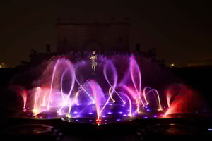 Delhi: Akshardham light & fountain show with Dinner & ticket