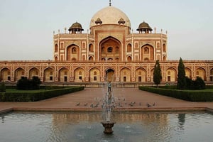 Delhi: Wycieczka z przewodnikiem po zabytkach kultury z noclegiem