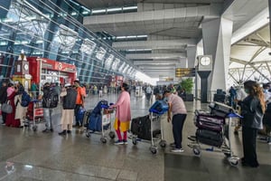 Da Delhi: tour privato di un giorno a Jaipur con guida e auto con aria condizionata