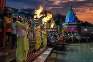 Von Delhi aus: Tagestour nach Rishikesh und Haridwar