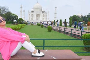 From Delhi: Taj Mahal & Agra Private Day Trip by AC Car