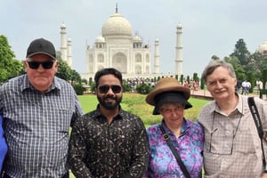Från Delhi: Taj Mahal soluppgång, Agra Fort och Baby Taj med bil