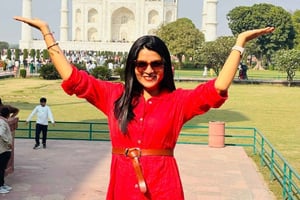 From Delhi: Taj Mahal Sunrise, Agra Fort, Baby Taj and Lunch