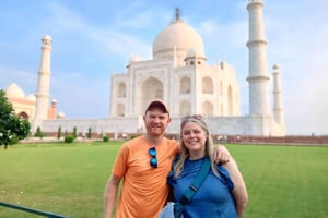 Fra Delhi: Taj Mahal ved solopgang, Baby Taj og Agra Fort dagstur