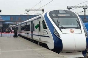 Gatimaan Train Tour: Delhi Agra Delhi with Train Tickets