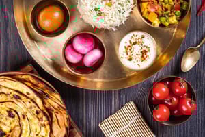 Tour gastronomico della vecchia Delhi con passeggiata nel patrimonio culturale