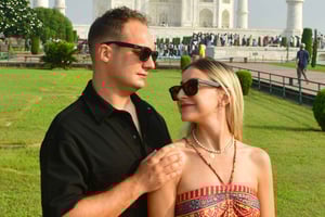 Taj Mahal Sunrise/Day Tour from Delhi by Car with Meal