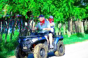 Excursión en quad a la Cueva del Agua y a la Playa de Macao