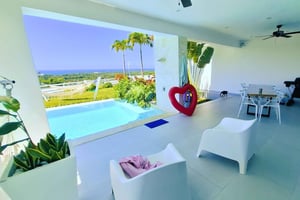 Clase de cocina dominicana: prepara “Los 3 Golpes” en villa de lujo