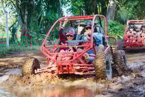 Von Bayahibe aus: Halbtagestour La Romana ATV oder 4X4 Buggy Tour