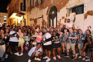 Tour privato della vita notturna di Bavaro con drink e guida