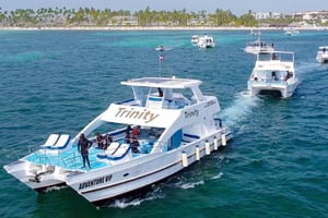 プンタ・カナシュノーケリング＆プライベートビーチ付きパーティー・カタマラン