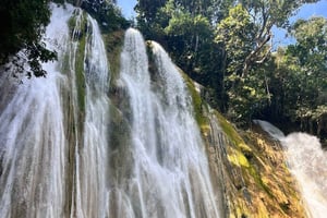 Samaná: caminata privada a primera hora de la mañana a la cascada de El Limón