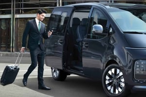 Flughafentransfer in Dubai mit einem privaten Fahrzeug