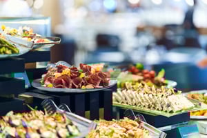 Дубай: ужин «шведский стол» в ресторане Saffron в Atlantis the Palm