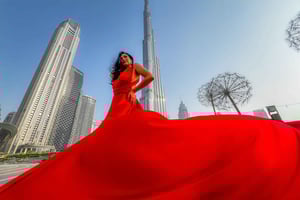 Dubai: Burj Khalifa Flying Dress Videokuvaus Shoot