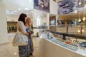 Dubai: Byrundvisning med emiratisk guide, souks og abra-tur