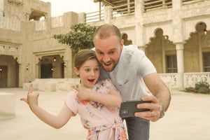 Dubai: Emirati Hospitality Trolley Tour met Iftar-maaltijd