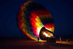 Dubai: Hot Air Balloon Ride & Falcon Show Over the Desert