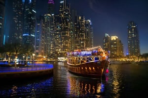 Dubai: Marina Luxury Dhow Cruise with 5-Star Indian Dinner